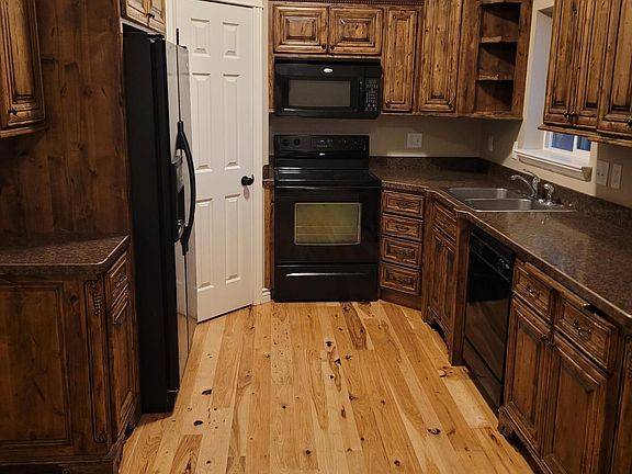 4th image of 2099 Gladys Dr