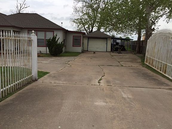 3rd image of 1716 W State Highway 71