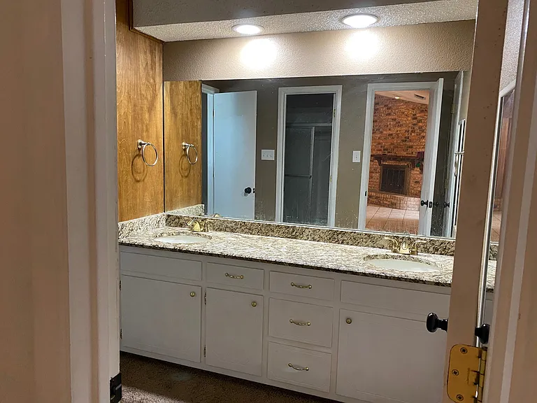 2602 Wydewood Dr — Photo 28
