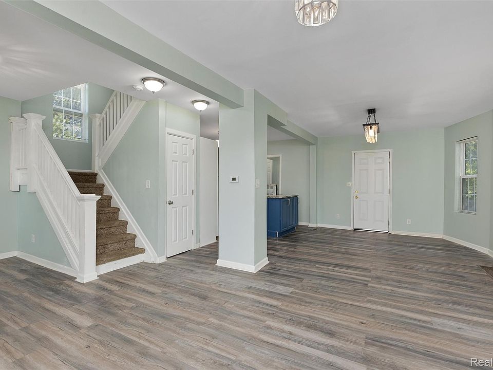 4868 Parker St, photo 3
