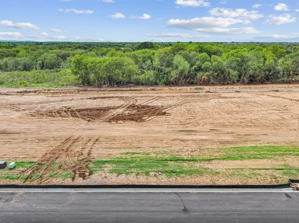 109 Amistad Cir, McGregor, TX 76657