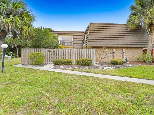 2111 Vista Oaks Cir NE, Palm Bay, FL 32905