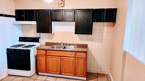 2100 Williamsburg Dr Photo 1