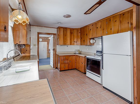 4th image of 9240 Crescent Ct