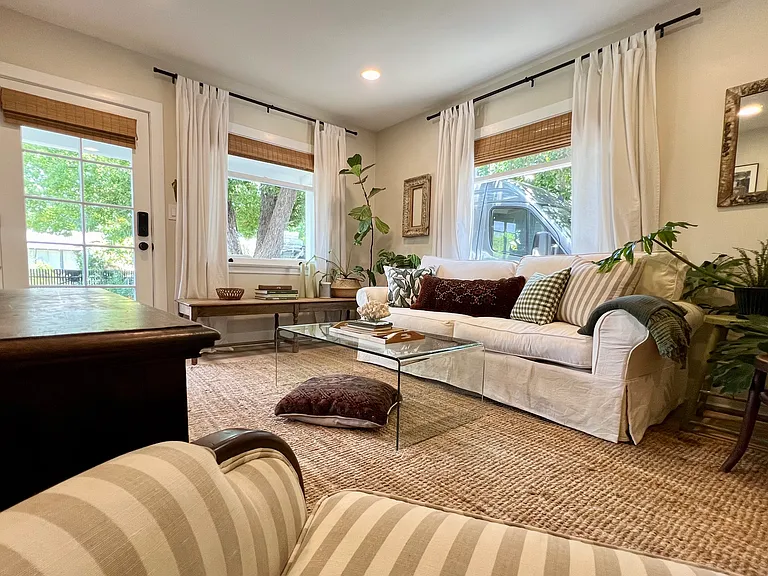 511 Drown Ave — Photo 1