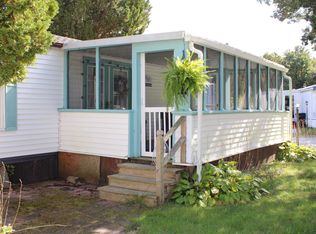 2 Fourth Ave, Pocasset, MA 02559