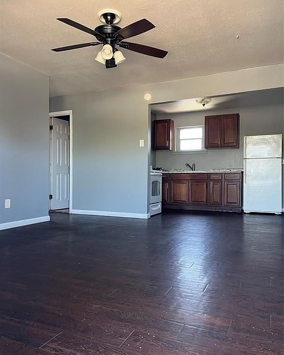 1st image of 1407 Carroll Oliver Way #10
