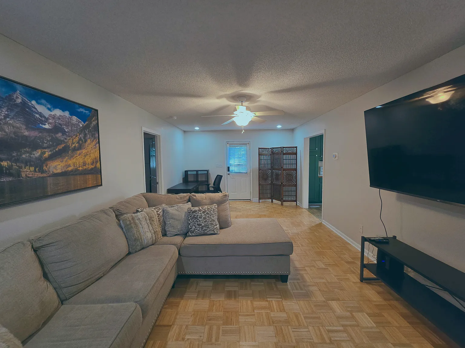 2 bed, 1400 sqft, $1,800 — Photo 2