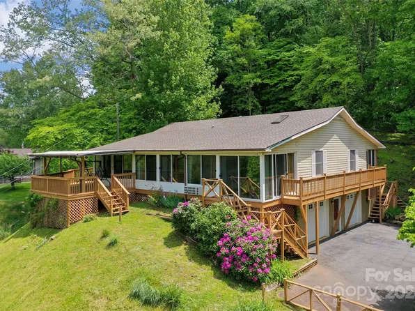 341 Spirit Mountain Rd, Waynesville, NC 28786