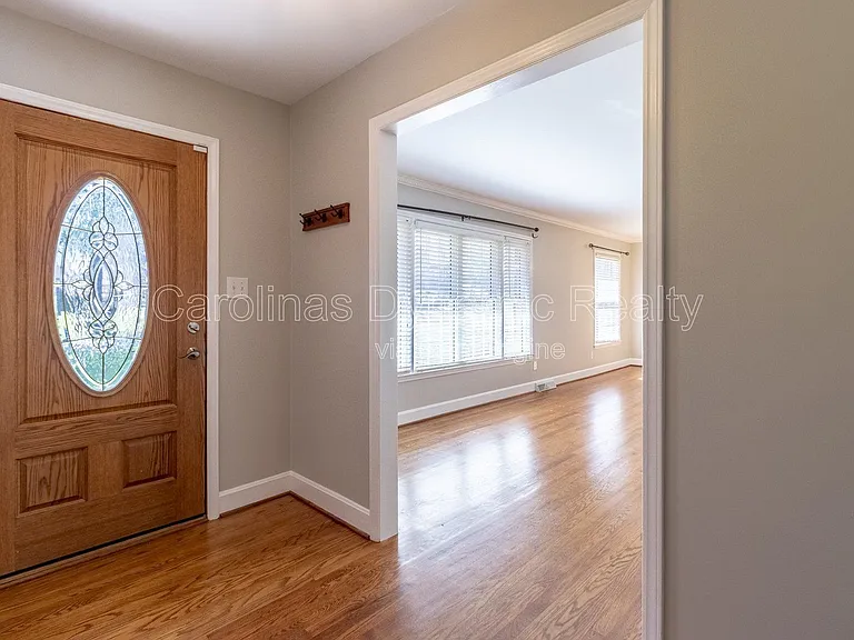 6618 Castlegate Dr — Photo 7
