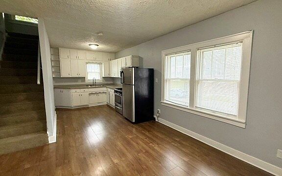 4th image of 1319 Laurel St