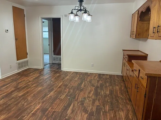 1003 Hall Ave — Photo 6