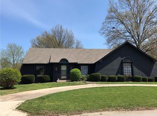 1006 Johnston Dr, Raymore, MO 64083