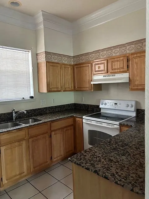 2 bed, 2.0 bath, 1100 sqft, $1,600 — Photo 3