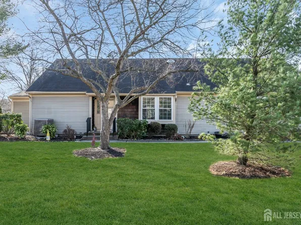 33 Daniel Webster Ave #B, Monroe Township, NJ 08831