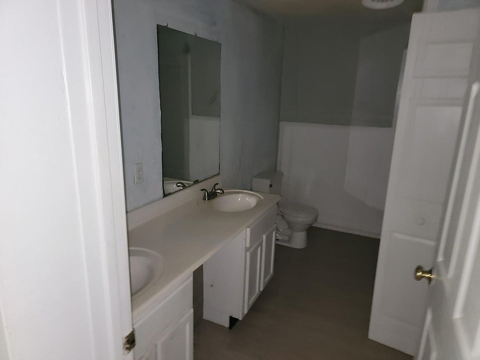 1st image of 505 Railroad Ave
