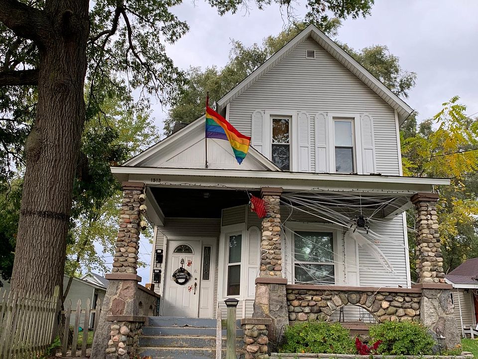 1st image of 1513 College Ave NE #2