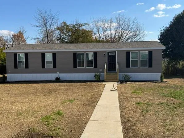 5161 Stone Terrace Dr, Whitehall, PA 18052