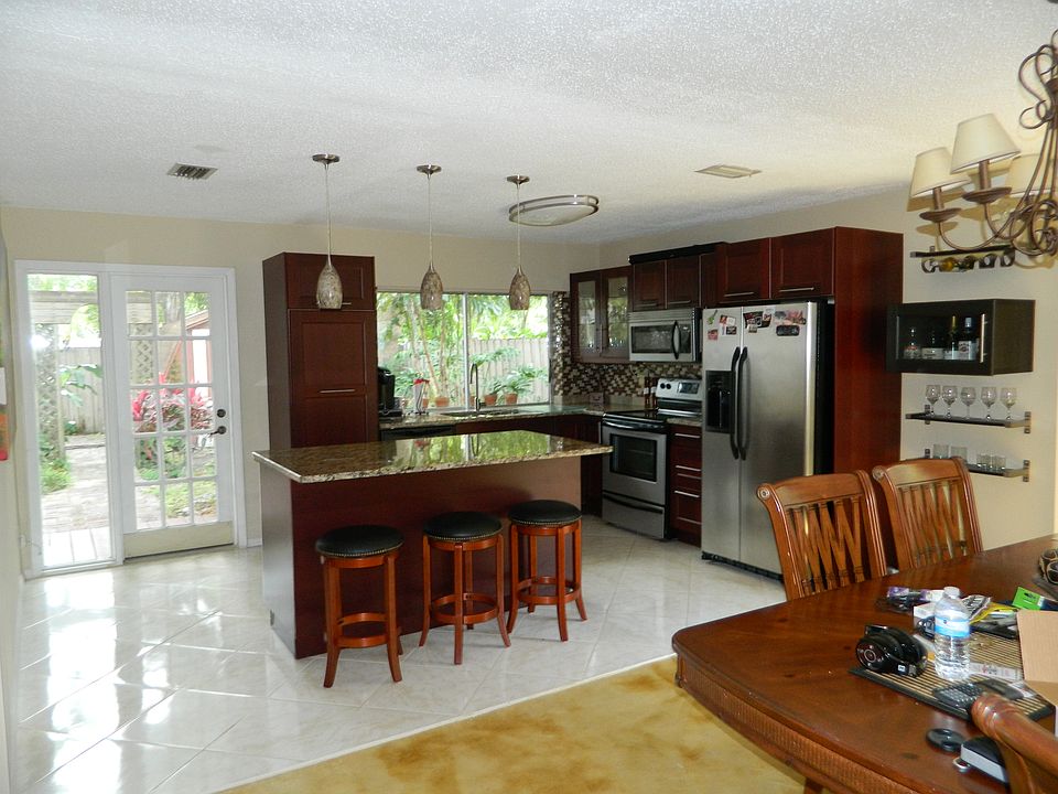 1st image of 2618 Witley Ave