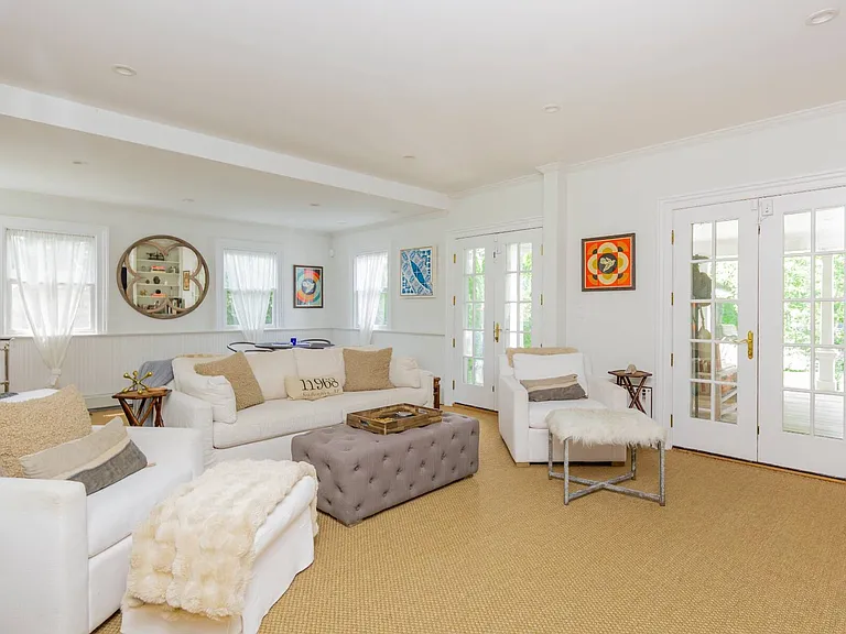 135 Meeting House Ln — Photo 20