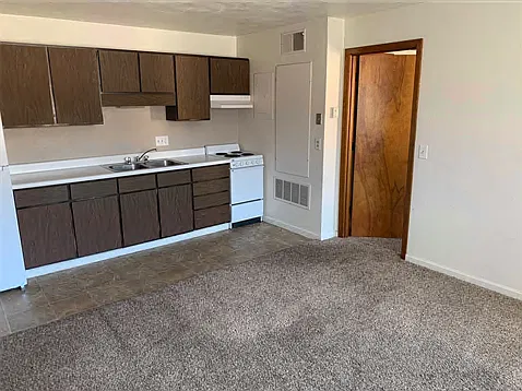 1050 Twixt Town Rd — Photo 3