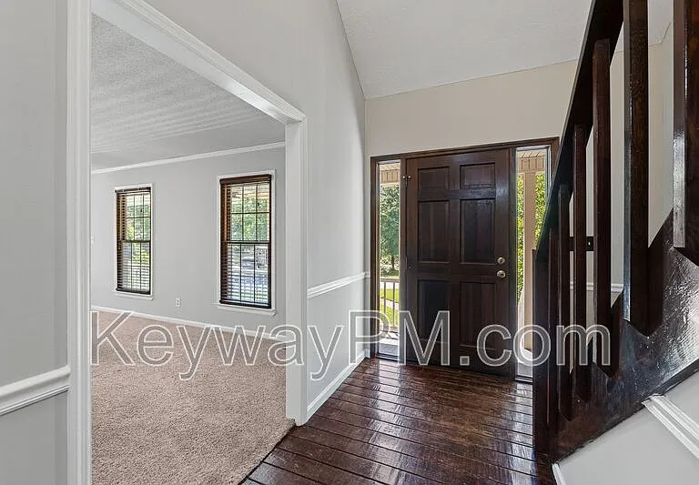 255 Silver Maple Rd — Photo 5