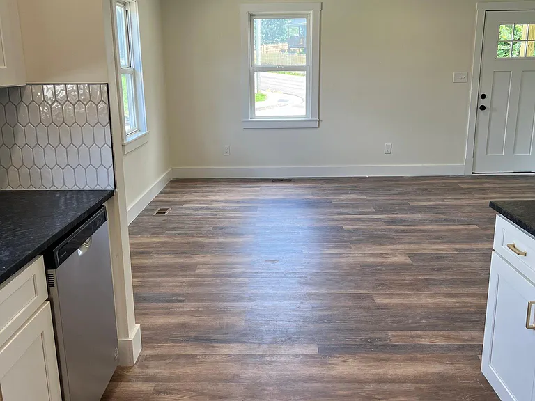 1110 Mechanics Way — Photo 7