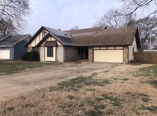 2293 S Hilton Ave, Springfield, MO 65807