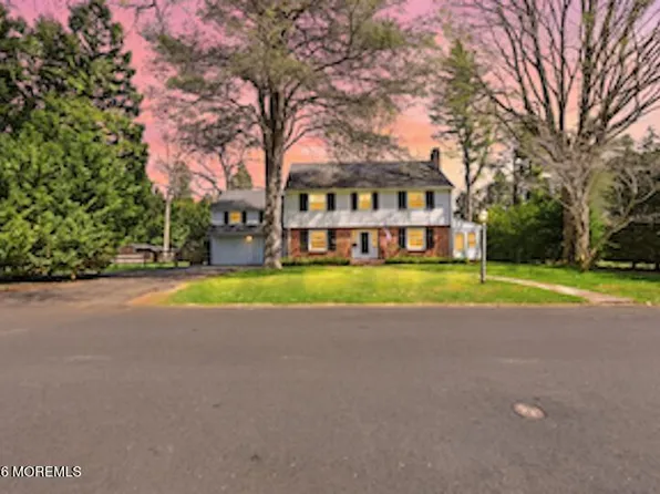 51 Beechwood Drive, Shrewsbury Boro, NJ 07702