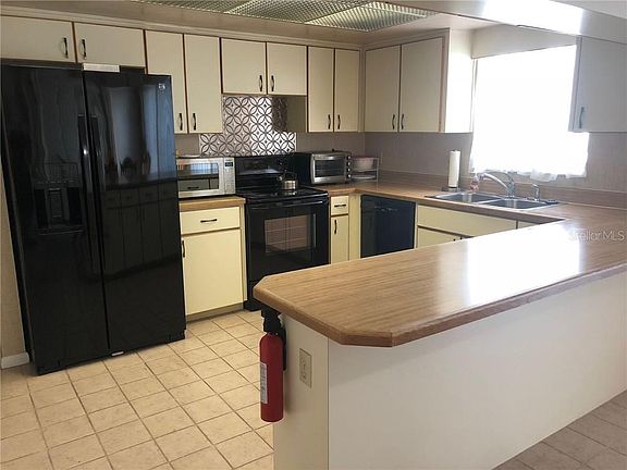 5th image of 4016 Golfside Dr #1