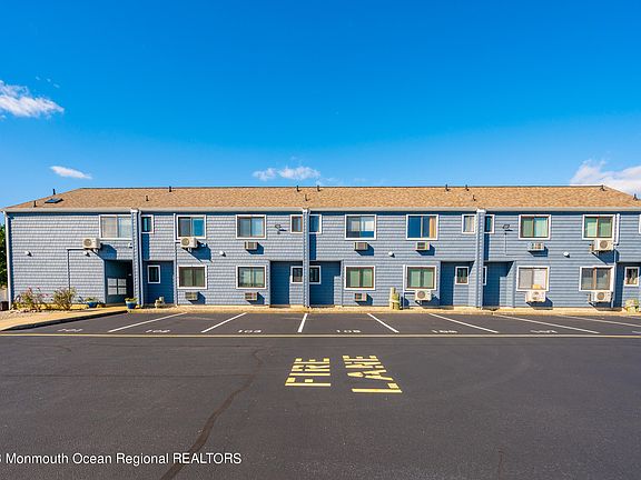 3rd image of 1901 Bay Boulevard #208