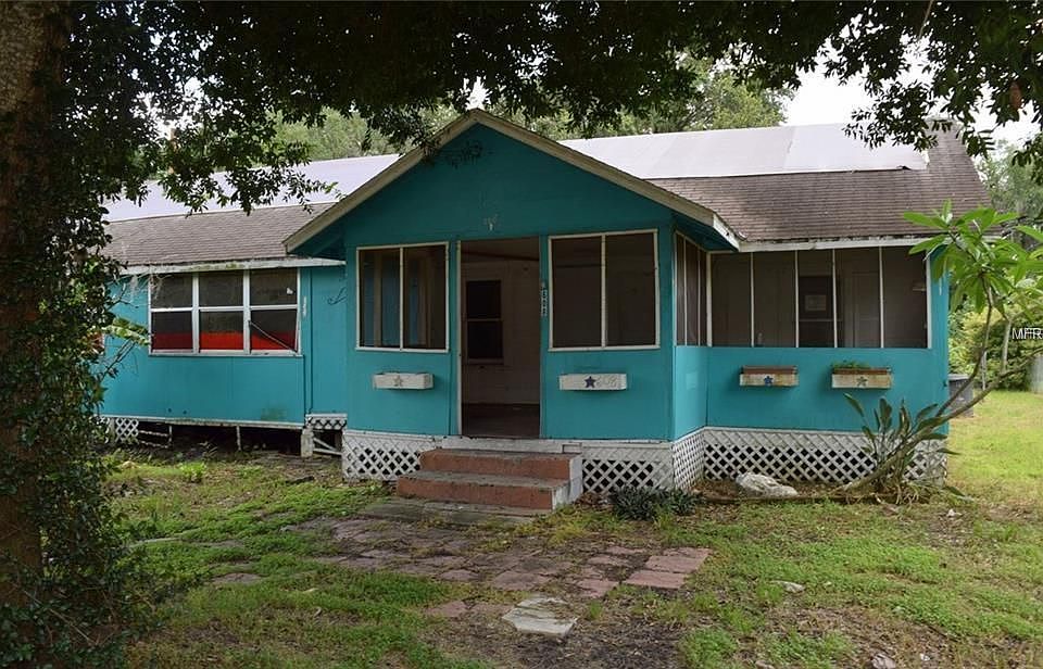1st image of 608 W Crescent Dr