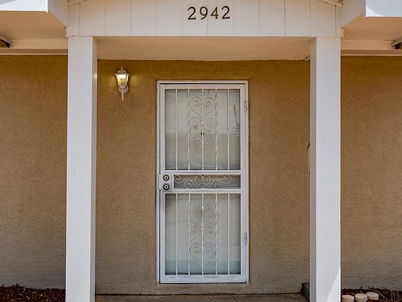 3rd image of 2942 Sierra Dr NE