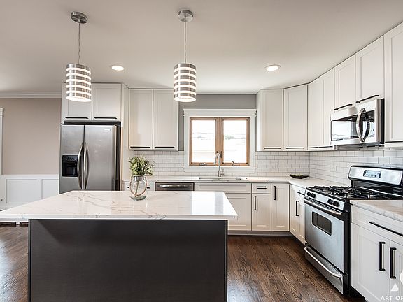 2nd image of 9428 Parkside Ave