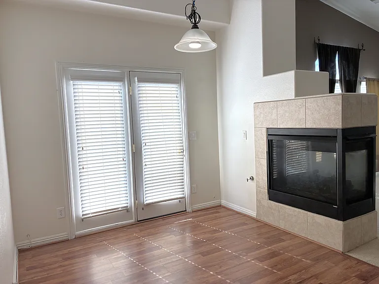 1089 Pleasure Ln #101 — Photo 4