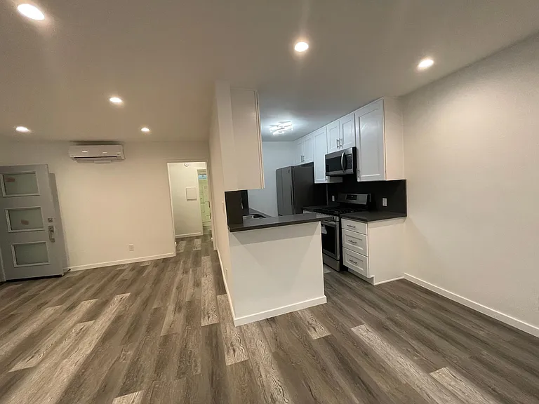 1953 Selby Ave #5 — Photo 8