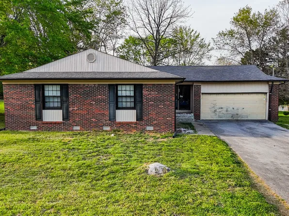 206 Hilltop Dr, Shelbyville, TN 37160