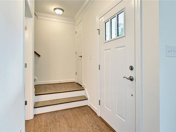 5th image of 3561 Amberley Way