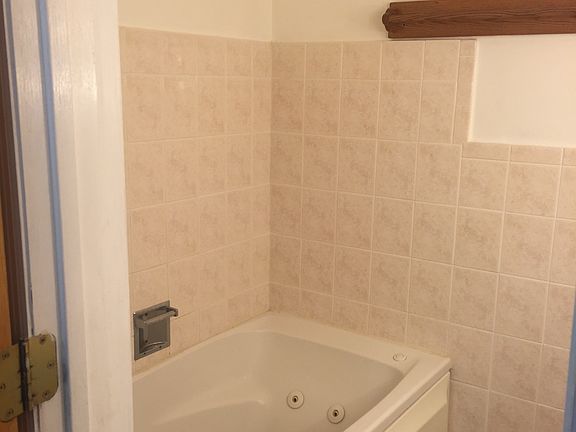 4th image of 7220 N Claremont Ave APT 2A