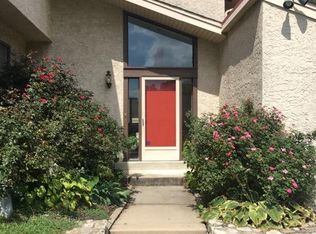 100 Diane Dr, Broomall, PA 19008