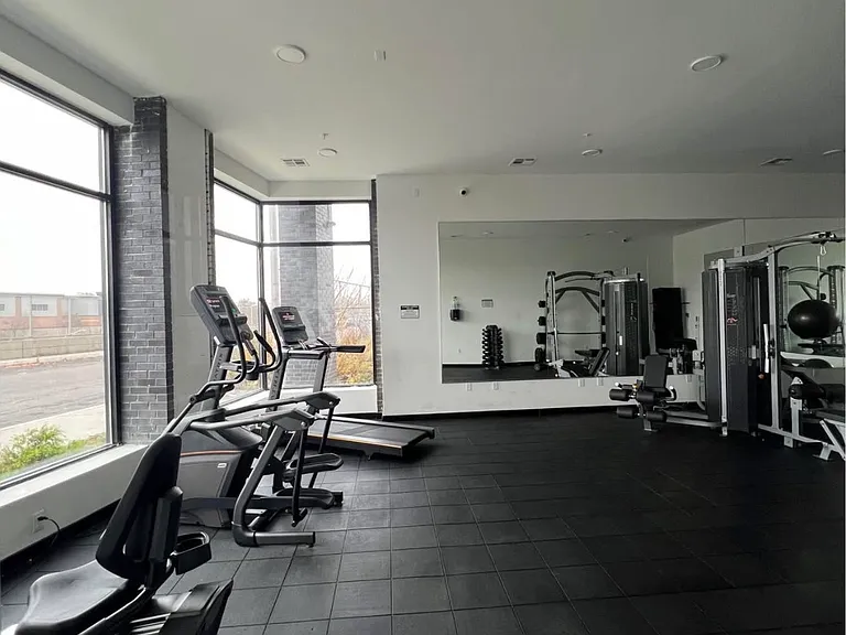 207 Freeway Dr E #3 — Photo 17