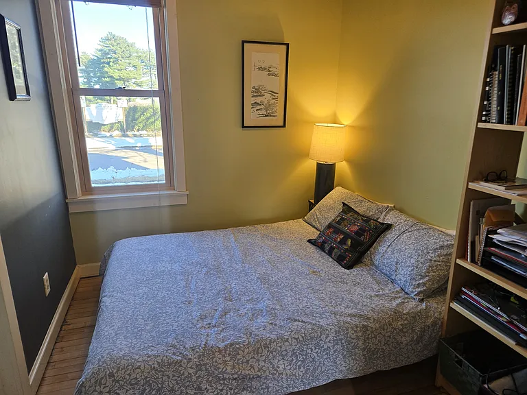 First floor bedroom, small but convienvient