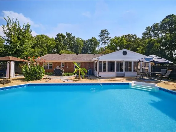 608 Brookside Ct, Virginia Beach, VA 23452