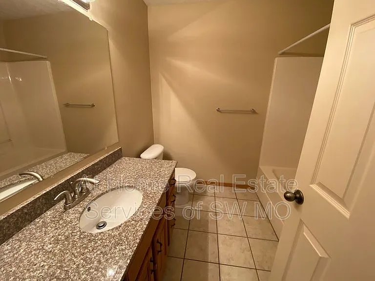 3551 E Woodside St — Photo 23