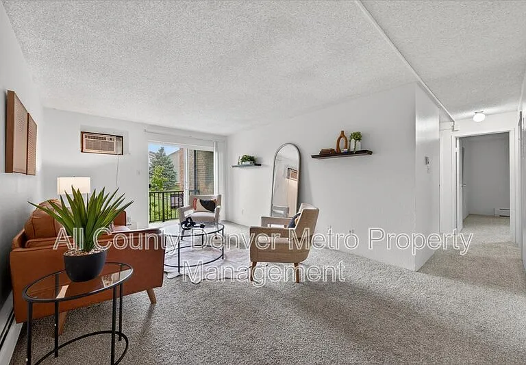 1400 Golden Cir #306 — Photo 6