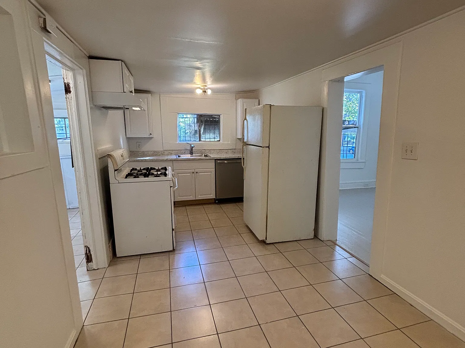 1 bed, 1.5 bath, 1000 sqft, $1,900 — Photo 4