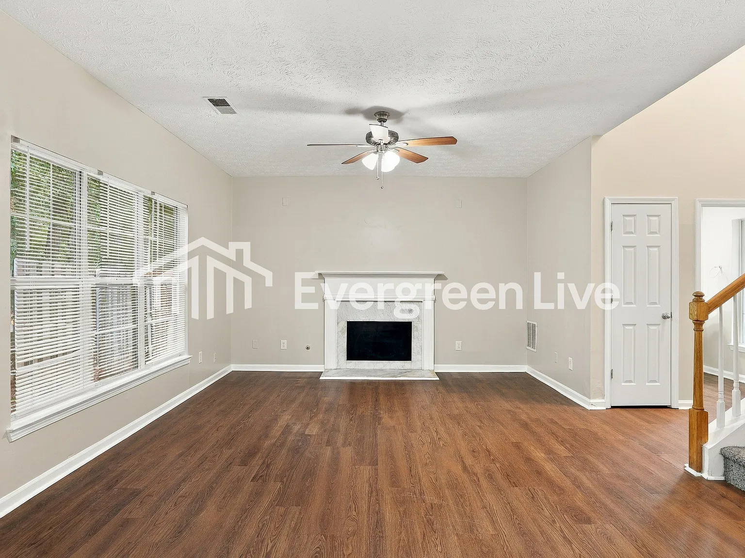 3 bed, 2.5 bath, 1652 sqft, $1,845 — Photo 3