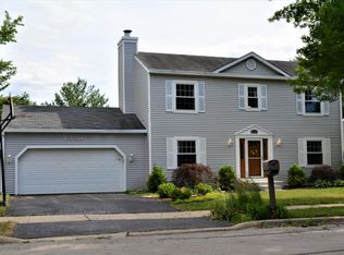 1330 Canyon Run Rd, Naperville, IL 60565