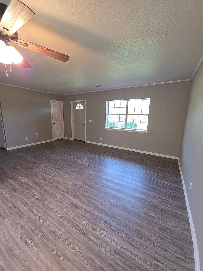 10101 Fawn Ln — Photo 3