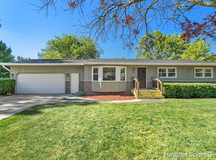 617 E High St, Greenville, MI 48838